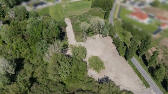 Veľký stavebný rožný pozemok Malé Leváre - 5