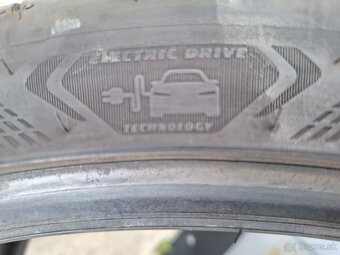 Letné pneumatiky 305/30 R21 - 5