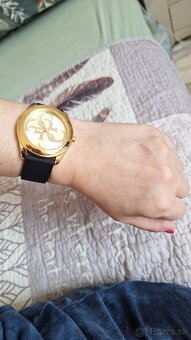 Guess - 5