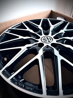 Oxigin Oxcross 18” 7,5x18 ET36 5x100 - 5