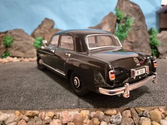 Prodám model 1:18 Mercedes Benz 180D w120 ponton - 5