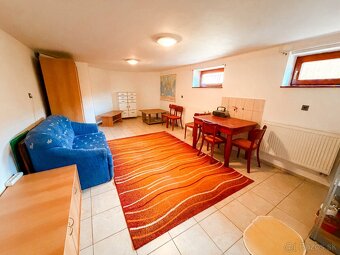 Priestranný dom s veľkorysým pozemkom - 5