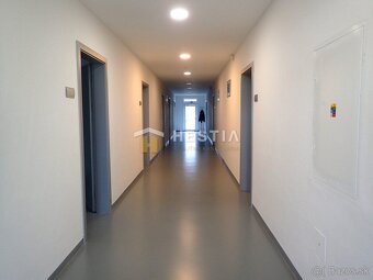 Kancelária po kompletnej rekonštrukcii s parkovacím miestom - 5