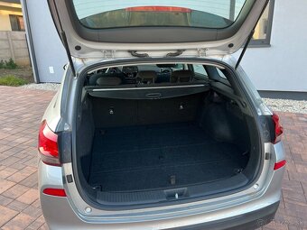 Hyundai i30 Combi 1.5 DPI 80kw r. 2022 - 5