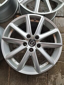 Elektrony Mazda 17 - 5x114,3 plus snimace a krytky mazda - 5