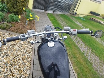 Suzuki Intruder 700 - 5