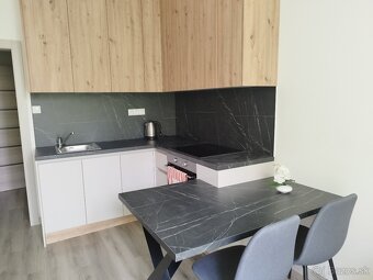 Moderne kompletne zrekonštruovaná garsónka - 5