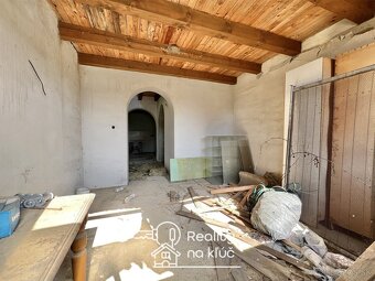 Na predaj rodinný dom s pozemkom 3 504m²  Tesárske Mlyňany - 5