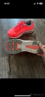 Under Armour Bežecké botasky 39 - 5