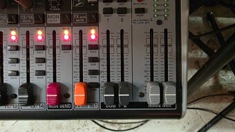 MIXPULT BEHRINGER XENYX 1832 USB - 5