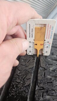 Predám pneu Michelin 225/75 R 16 CP - 5