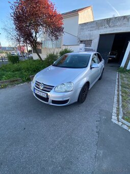 Volkswagen Jetta - 5