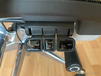 Ergonomická stolička Mosh Airflow 801 sivá - 5