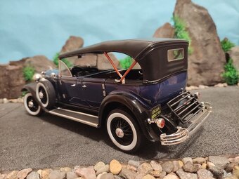 prodám model 1:18 lincoln model K 1931 - 5