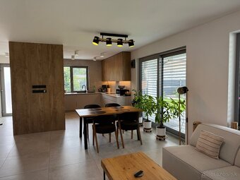 5min od mesta - designový a špičkový RD novostavba - 5