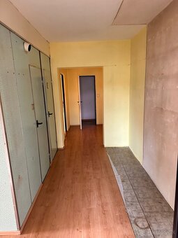 Predám v Detve 3 izbový byt zo 4 lodžiami - 5