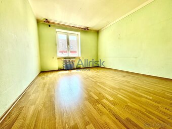 REZERVOVANÉ:Exkluzívny predaj 3i bytu v centre Malaciek - 5