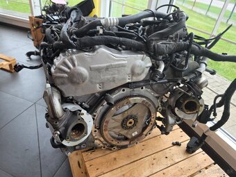 MOTOR 4,2 TDI CUD AUDI - PORSCHE - 5