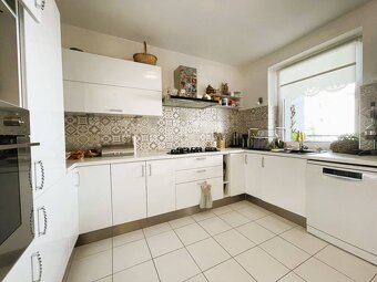 Na Predaj - Tehlový, kompletne zariadený 4 izb.byt - 5