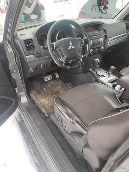 Mitsubishi Pajero - 5