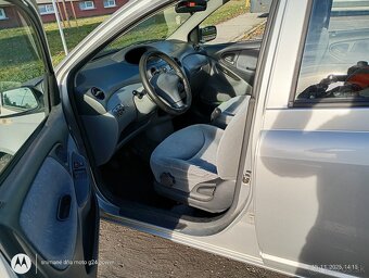 Toyota Yaris 1.0 v top stave - 5