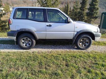 Predám Nissan Terrano 2 2.7 TD 92kw - 5