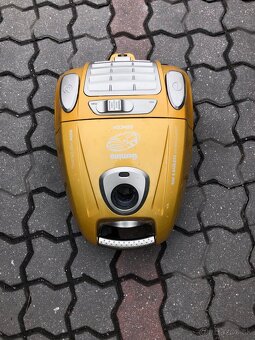 Predám tieto funkčné kompletné vysávače do 2000 W za 40e - 5