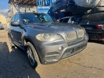 Prodam nahradni dily z BMW x5 e70 lci 40d 225kw 7míst - 5