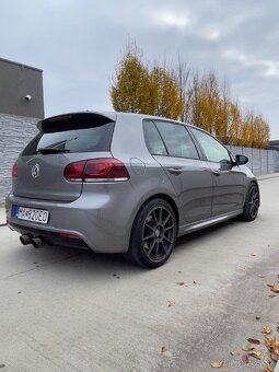 VW Golf R 4x4 2.0tsi -aj na splátky - 5