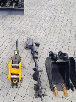 Predam minibager HT08 komplet s 9doplnkami Macao Yanmar MPT - 5