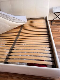 Posteľ s roštom a matracom - 5