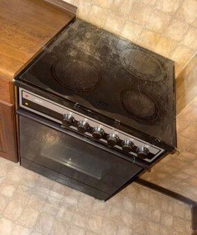 Menší klasická dubová kuchyně,5846 - 5