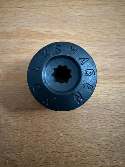 Krytka na skrutku k disku VW 17MM - 5