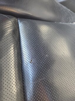 Čierny interiér Lexus is200 - 5