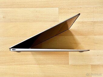 MacBook 12" Space Gray, výdrž baterky 5 hod - 5