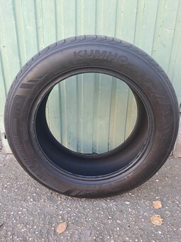 Predám letné pneu Kumho Crugen HP91 235/55 R18 100H - 5