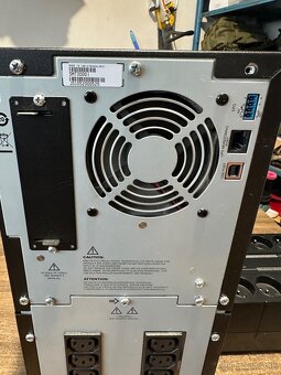 APC Smart-UPS 3000VA LCD 230V - 5