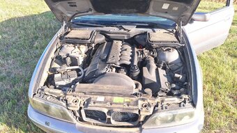 BMW 528i E39 - 5