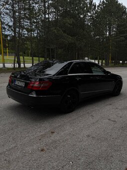Mercedes Benz E350 - 5