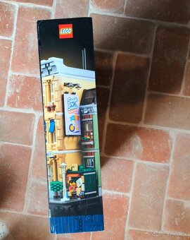 LEGO Creator Expert 10278 Policejní stanice - 5