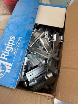 Stropne spojky na sadrokarton - 5