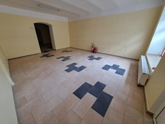 Obchodný priestor s výkladom, Vrútky - 5
