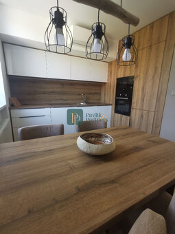 Prenájom krásny 2 izbový byt, centrum mesta, parkovacie mies - 5