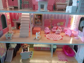 Veľký svietiaci drevený domček aj s príslušenstvom - 5