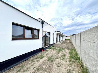 Reality KOMPLEX s.r.o. ponúka na PREDAJ 5 izbový rodinný dom - 5