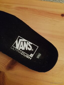 velkost 38 a 40 - VANS snowboardove topanky BOA - 5