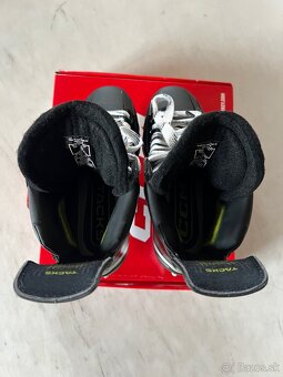 Predám korčule CCM Tacks XF80 SR - 5