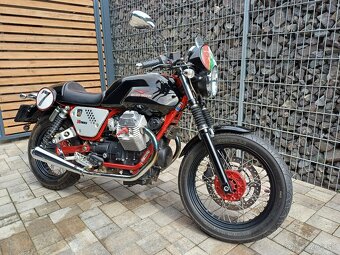 Moto Guzzi V7 Racer - 5
