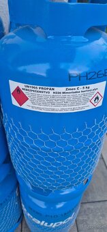 Predám 5kg originál propán plnú fľašu ku grilu. - 5