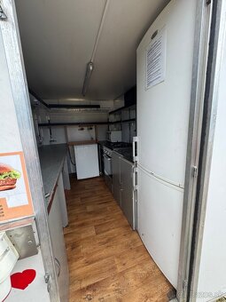Pojazdný bufetový karavan Unikol - 5